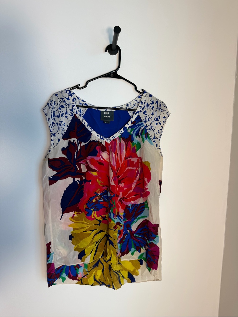 Maeve White Multicolor Floral V-Neck Sleeveless Top